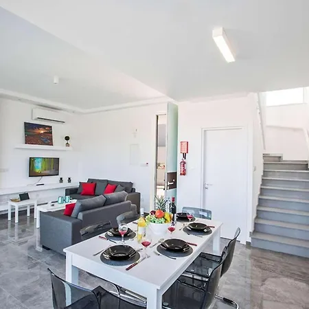 Olive 25 Protaras
